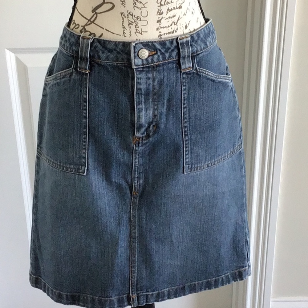 Vintage Old Navy Denim skirt with pockets Sz 8